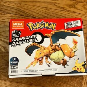 Mega Construx Pokémon Charizard Building Set
